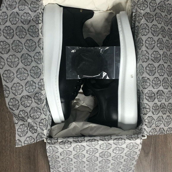 Alexander McQueen Men's Oversized Sneakers Black - Picture 3 of 15